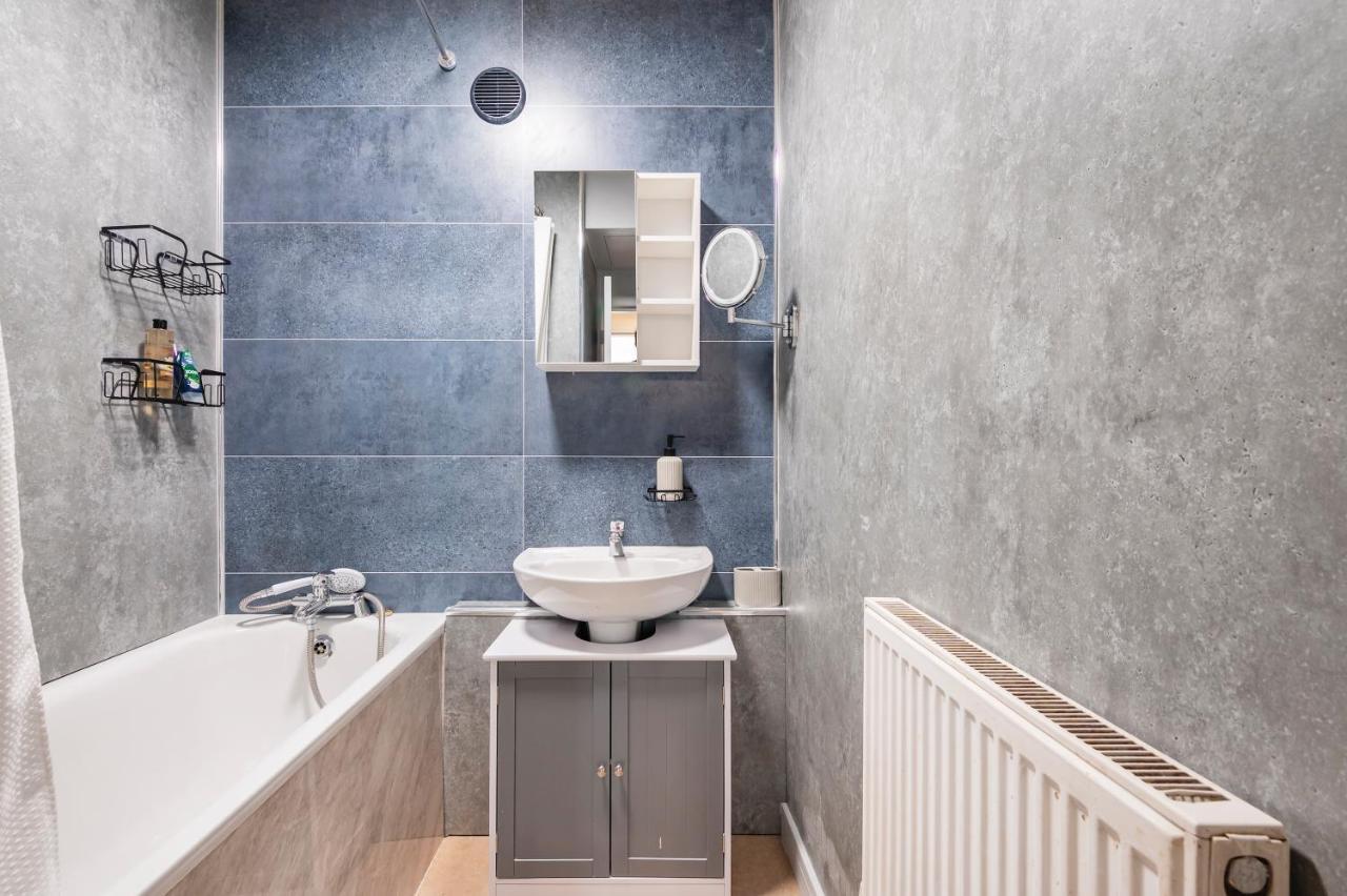 Lovely 4 Bedroom Flat In Wandsworth- London Londres Exterior foto
