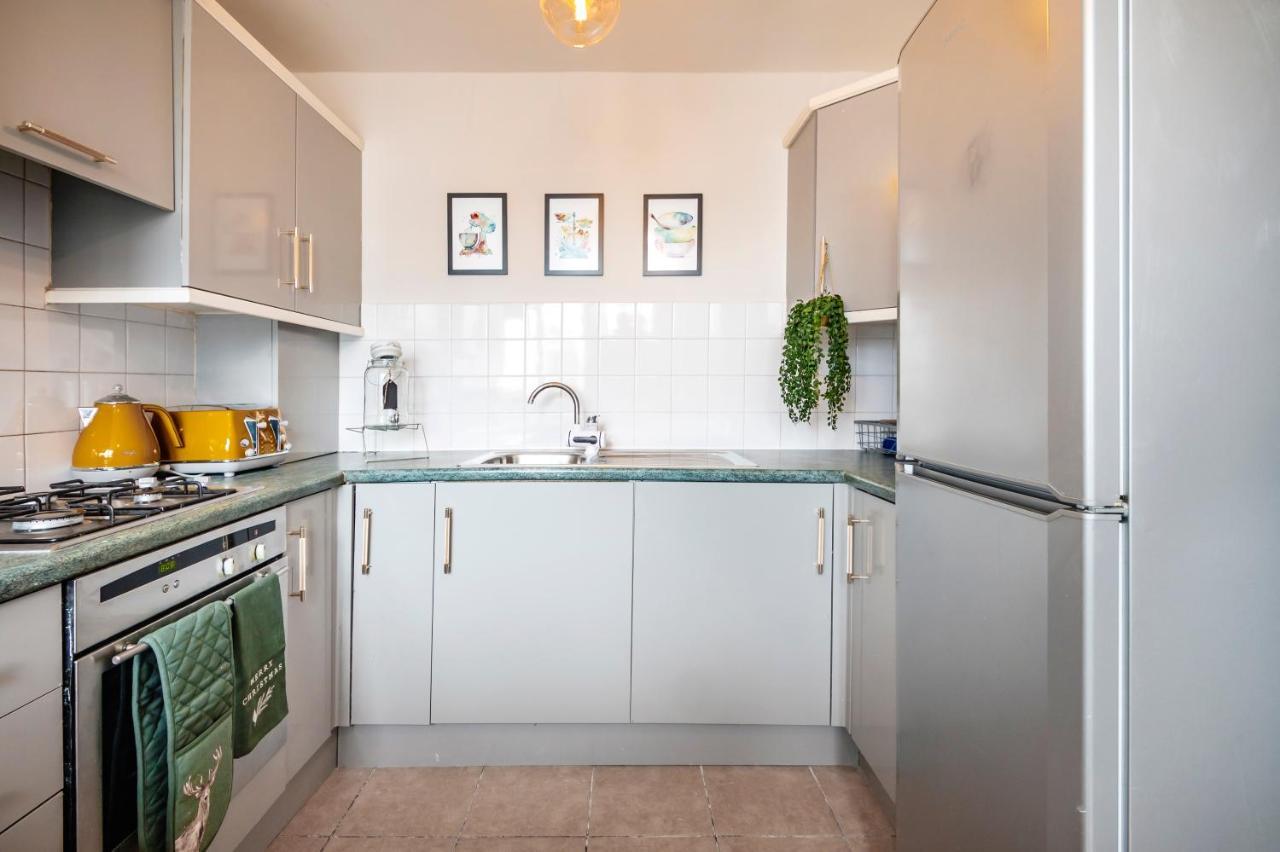 Lovely 4 Bedroom Flat In Wandsworth- London Londres Exterior foto